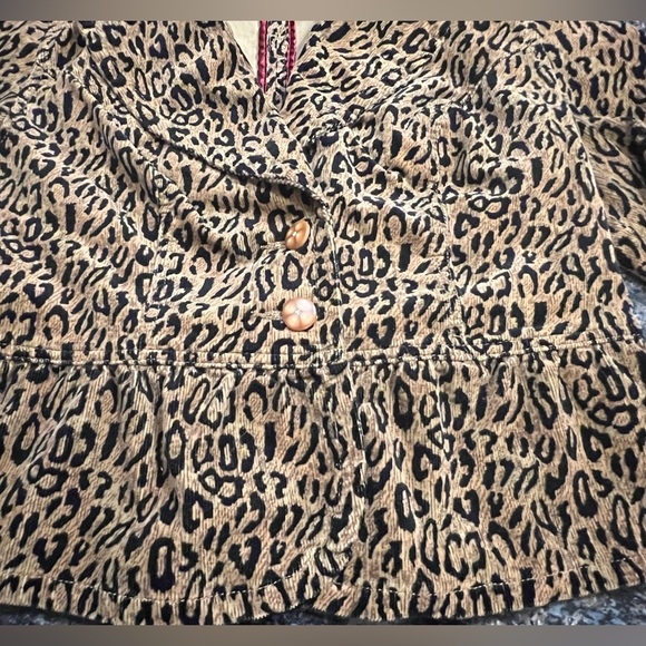 KIKIT JEANS Leopard Blazer with Bell Sleeves and Peplum Hem Size LARGE - Picture 13 of 16